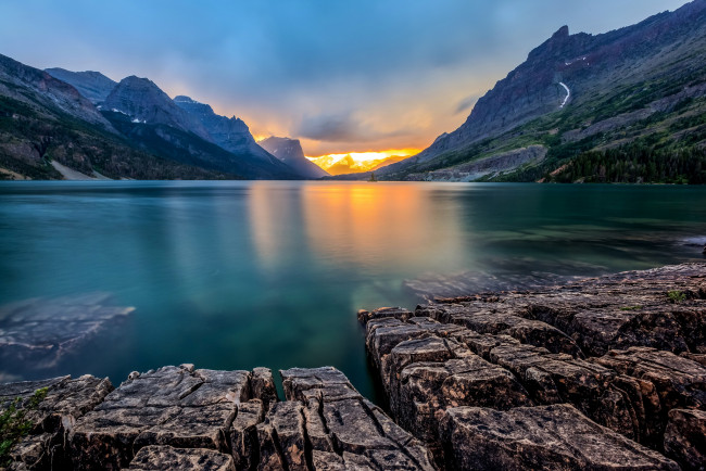 Обои картинки фото st,  mary lake,  glacier national park сша, природа, реки, озера, закат, озеро, горы, парк
