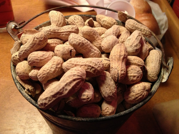 Обои картинки фото еда, орехи,  каштаны,  какао-бобы, арахис