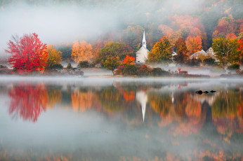 Картинка города -+католические+соборы +костелы +аббатства туман озеро осень