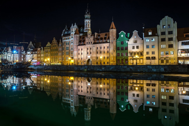 Обои картинки фото города, гданьск , польша, отражение, река, огни, вечер