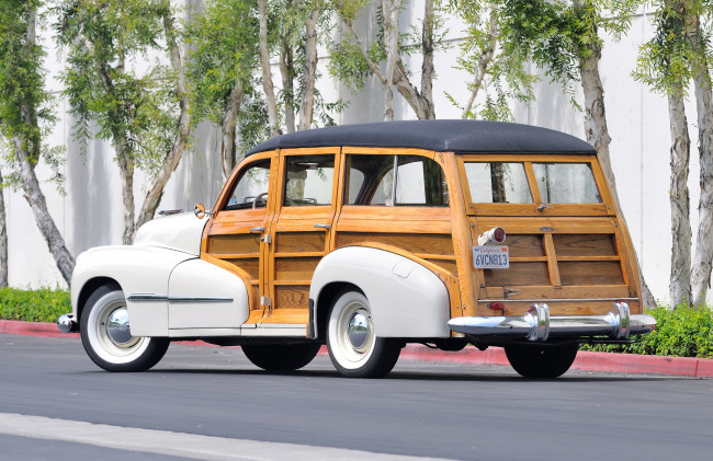 Обои картинки фото oldsmobile special 66, 68 station wagon 1947, автомобили, oldsmobile, wagon, station, 66-68, special, 1947