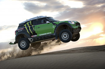 Картинка спорт авторалли прыжок авто пустыня дакар-париж ралли