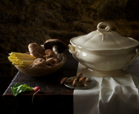 Картинка еда грибы +грибные+блюда стол салфетка посуда редис