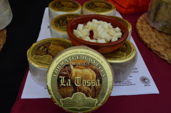 Картинка la+tossa+envellit еда сырные+изделия сыр