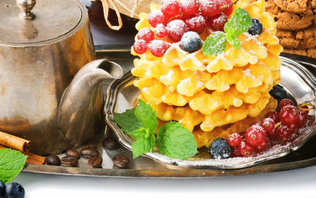 Обои картинки фото красивая выпечка с ягодами, еда, пирожные,  кексы,  печенье, красивая, выпечка, с, ягодами