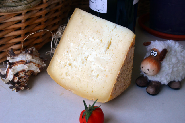 Обои картинки фото fromage fer pur brebis, еда, сырные изделия, сыр, томаты, помидоры
