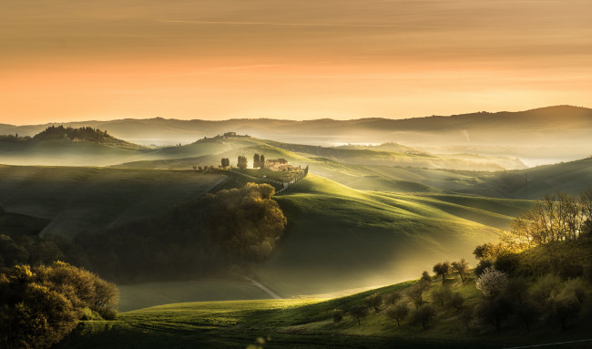 Обои картинки фото природа, пейзажи, туман, тоскана, усадьба, поля, утро, апрель, весна, италия