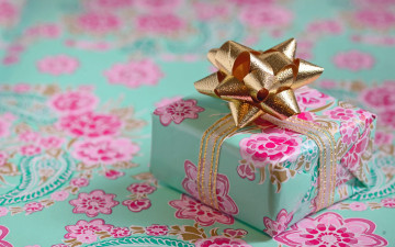 Картинка праздничные подарки+и+коробочки подарок лента бант