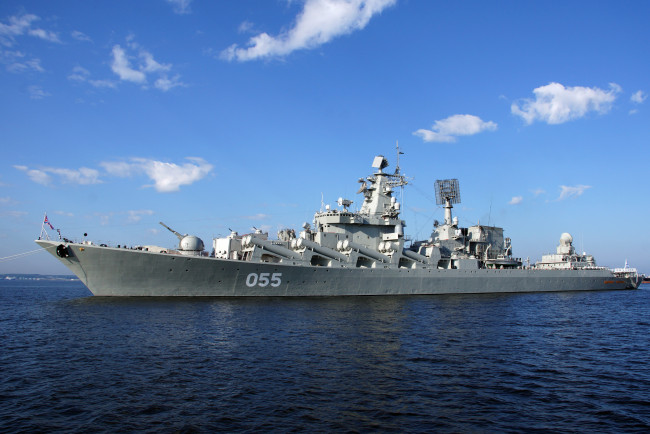 Обои картинки фото корабли, крейсеры,  линкоры,  эсминцы, маршал, устинов, советский, российский, ракетный, крейсер, дальней, морской, океанской, зоны, проект, 1164, атлант, северный, флот