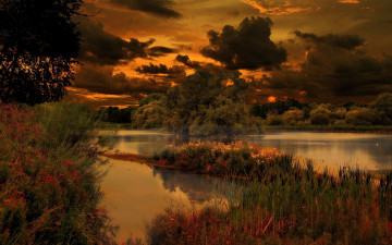 Картинка природа пейзажи река заводь облака лес