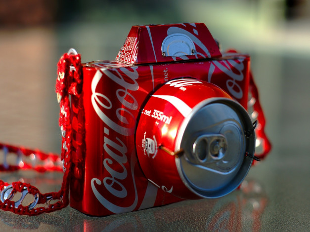 Обои картинки фото бренды, coca, cola, фотоаппарат