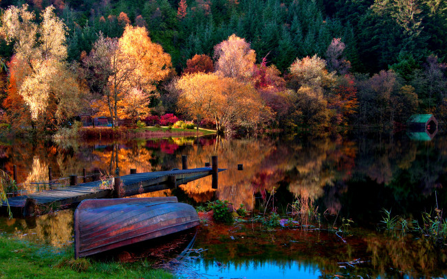 Обои картинки фото природа, пейзажи, осень, лодка
