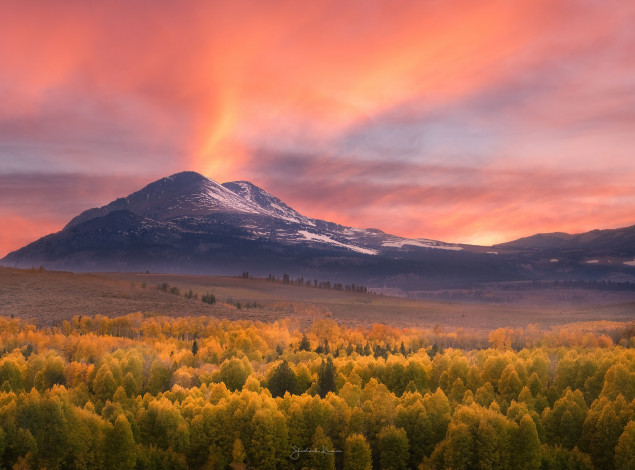 Обои картинки фото природа, восходы, закаты, небо, деревья, осень, горы, лес