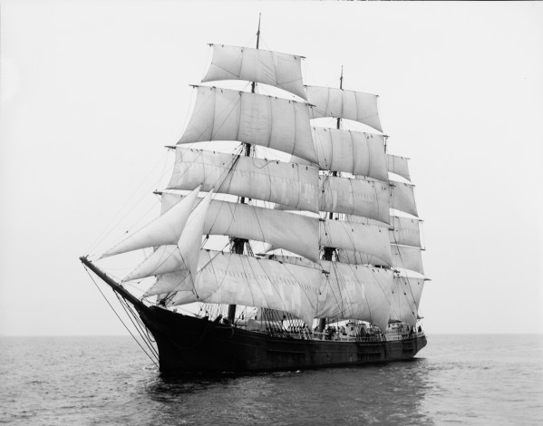 Обои картинки фото корабли, парусники, мэри, л, кушинг, корабль, парусник, черно, белая, копия, с, пленки, негатив
