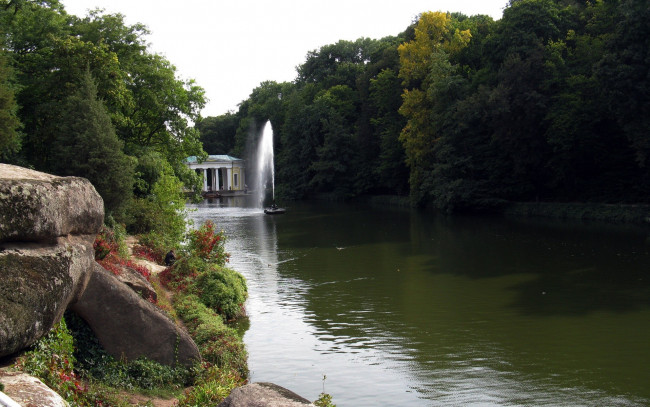 Обои картинки фото природа, парк, река, фонтан, камни