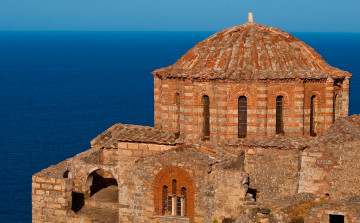 Картинка agia sofia church monemvasia greece города исторические архитектурные памятники церковь святой софии монемвасия греция море