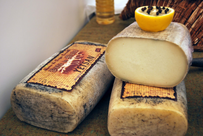 Обои картинки фото pata de mulo, еда, сырные изделия, сыр
