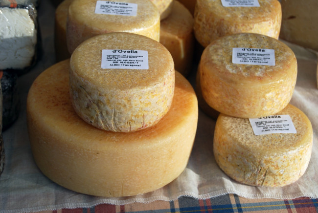 Обои картинки фото queso de albio, еда, сырные изделия, сыр