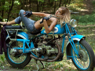 Картинка мотоциклы мото девушкой