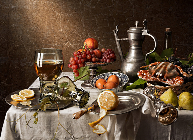 Обои картинки фото еда, натюрморт, инжир, виноград, гранат, персик, лимон, бокал, омар, роскошь, пир, краб