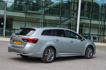 Картинка автомобили toyota avensis touring sports uk-spec 2015г