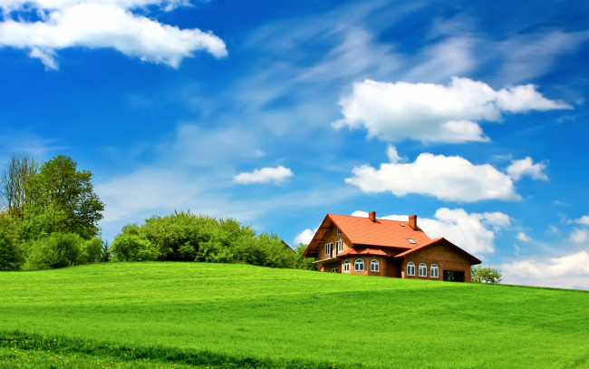 Обои картинки фото города, - здания,  дома, поле, деревья, зелень, дом, кусты, трава, облака, небо