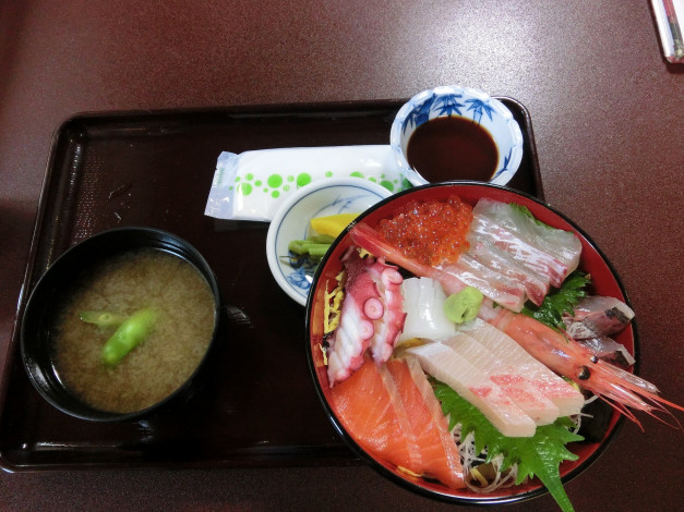 Обои картинки фото еда, рыба, морепродукты, суши, роллы, поднос, тарелка
