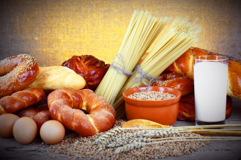 обоя еда, хлеб, выпечка, тарелка, стакан, молоко, спагетти, булки, яйца, зерно