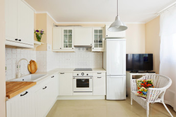 Картинка интерьер кухня посуда шкаф дизайн мебель плита