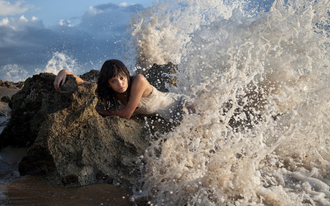 Обои картинки фото -Unsort Брюнетки Шатенки, девушки, unsort, брюнетки, шатенки, волна, море