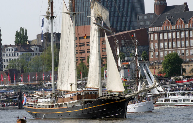 Обои картинки фото gulden, leeuw, корабли, парусники, парусник, парад