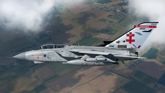 Обои картинки фото tornado gr4, авиация, боевые самолёты, истребитель-бомбардировщик