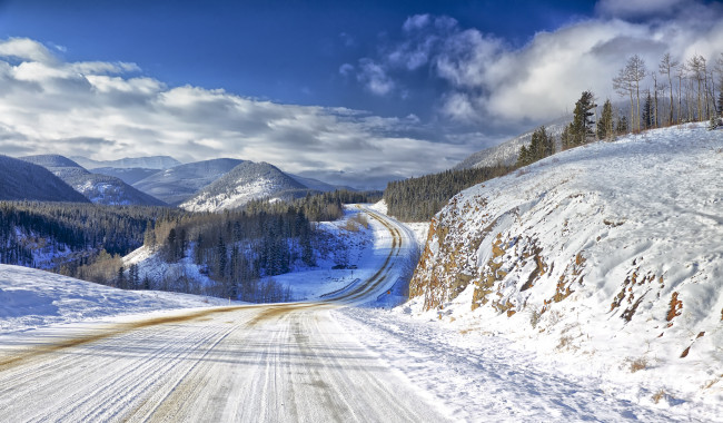 Обои картинки фото природа, зима, лес, горы, снег, дорога