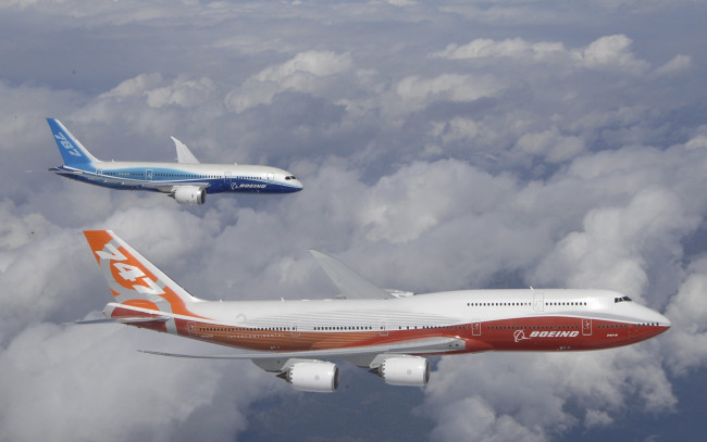 Обои картинки фото авиация, пассажирские самолёты, высота, самолеты, полет, небо, облака, boeing, 747, intercontinental, 787, dreamliner, боинг