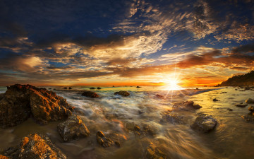 Картинка природа восходы закаты облака горизонт рассвет лучи солнце небо море