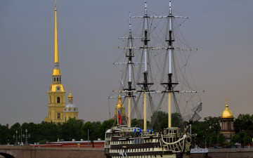 Картинка с-петербург корабли парусники адмиралтейство мост фонари деревья здания шпиль
