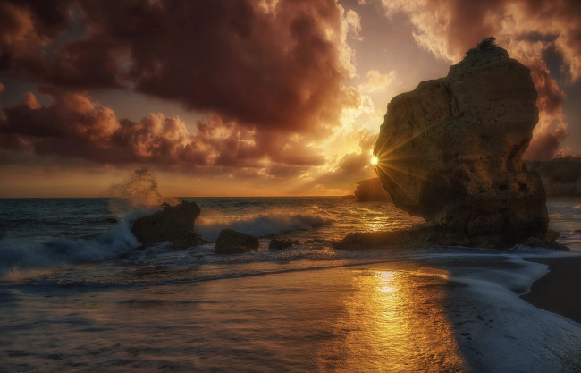 Обои картинки фото португалия, природа, восходы, закаты, облака, камни, пена, водоем, брызги