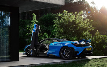 Картинка автомобили mclaren синий 765lt spider гиперкар вид сади 2022 купе британский автомобиль