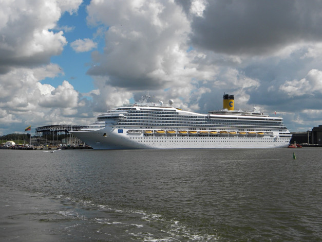 Обои картинки фото клайпедском, порту, корабли, лайнеры