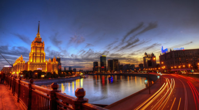 Обои картинки фото hotel, ukraina, города, москва, россия, гостиница, украина, москва-река, огни