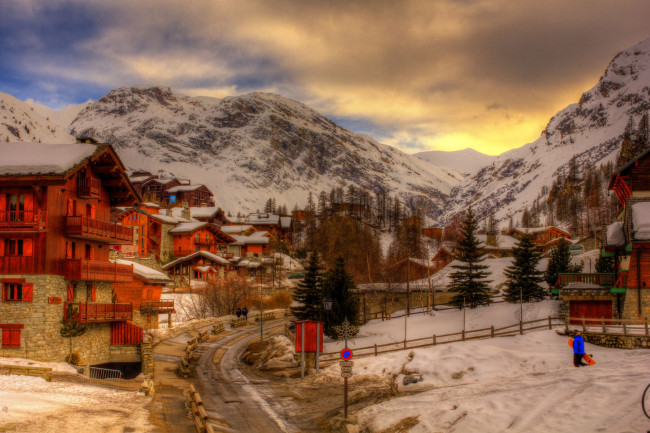 Обои картинки фото alps, france, города, пейзажи, дорога, альпы, здания, зима, дома, горы