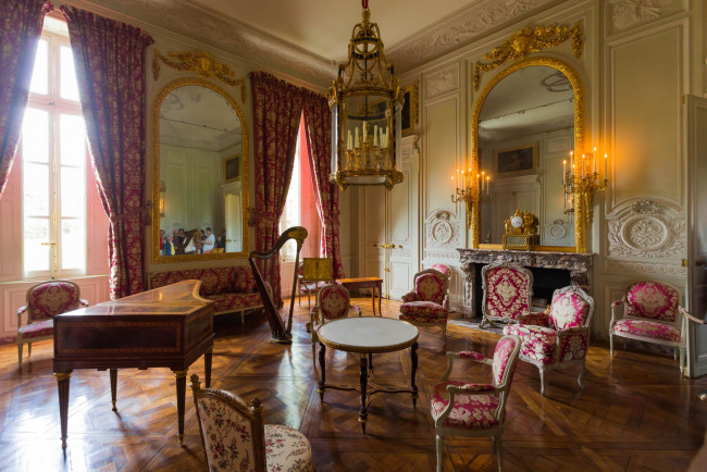 Обои картинки фото версаль, интерьер, дворцы, музеи, кресла, салон, арфа, рояль, люстра