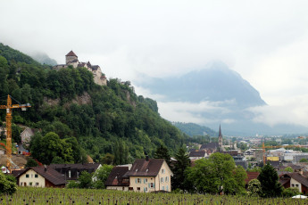Картинка лихтенштейн вадуц города столицы государств горы замок дома столица