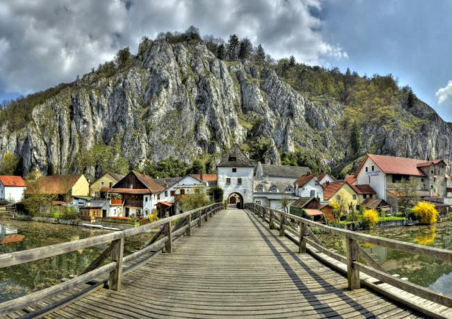 Обои картинки фото германия, бавария, эссинг, города, улицы, площади, набережные, река, мост, дома, горы