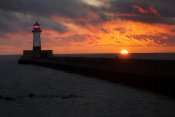 Картинка природа маяки закат берег вечер море маяк