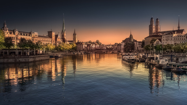 Обои картинки фото города, цюрих , швейцария, цюрих, утро, город, река, восход, солнца, отражение, небо, здание, корабль