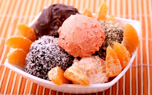 Обои картинки фото еда, мороженое, десерты, шарики, мороженого, мандарины, тарелка