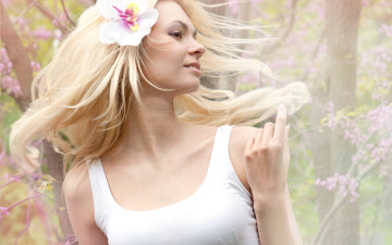 Картинка девушки -unsort+ лица +портреты весна девушка улыбка блондинка цветок профиль