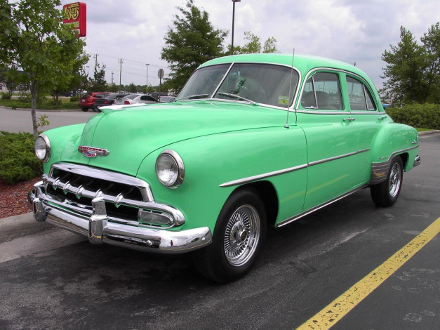 Обои картинки фото 1952, chevrolet, custom, sedan, classic, автомобили, выставки, уличные, фото