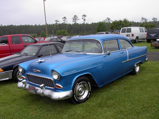 Обои картинки фото 1955, chevrolet, sedan, classic, автомобили, выставки, уличные, фото